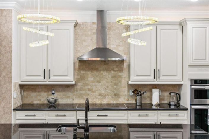 Image No.25-5 Bed Property for sale