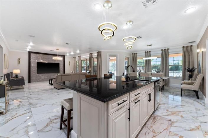 Image No.29-5 Bed Property for sale