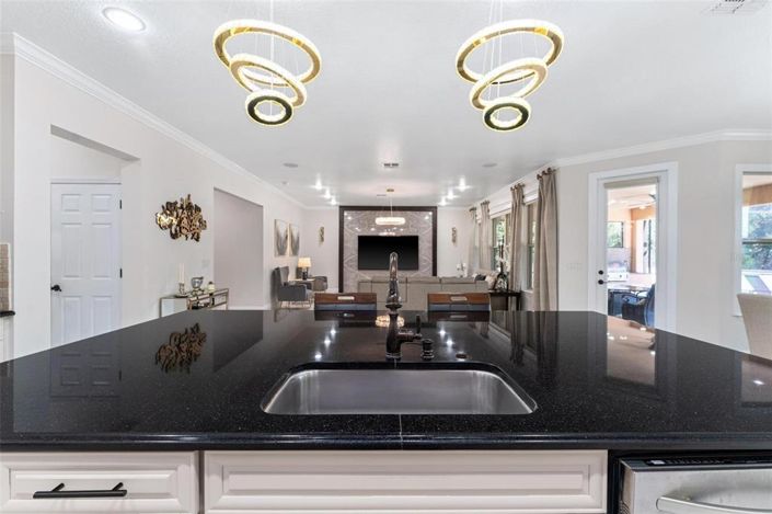 Image No.30-5 Bed Property for sale