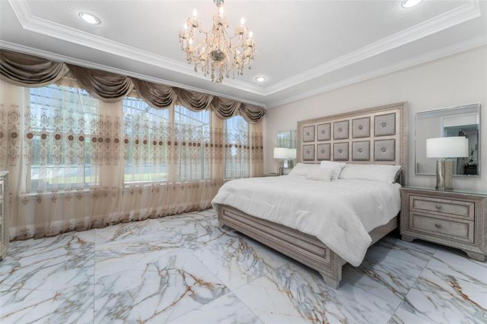 Image No.37-5 Bed Property for sale