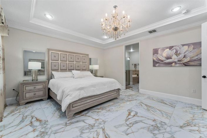 Image No.38-5 Bed Property for sale