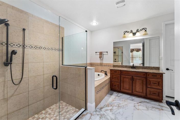 Image No.42-5 Bed Property for sale