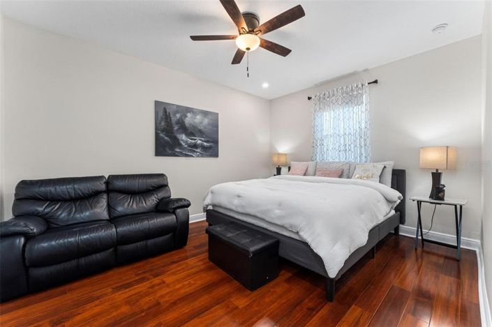 Image No.60-5 Bed Property for sale