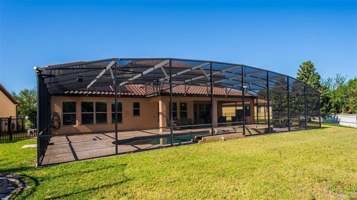 Image No.68-5 Bed Property for sale