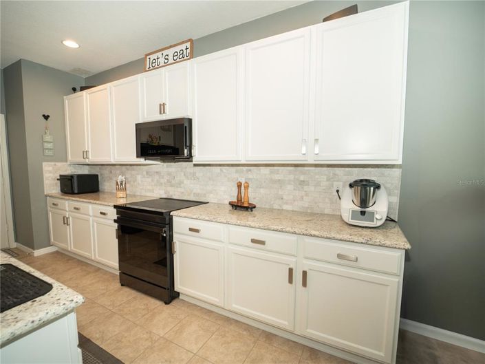 Image No.12-4 Bed Property for sale