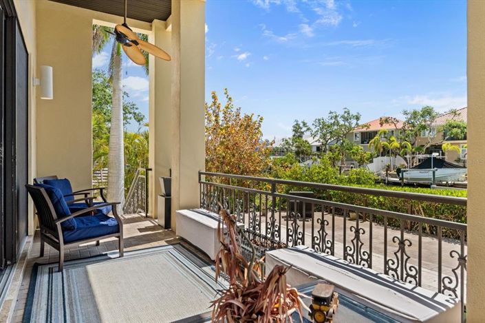 Image No.12-3 Bed Property for sale