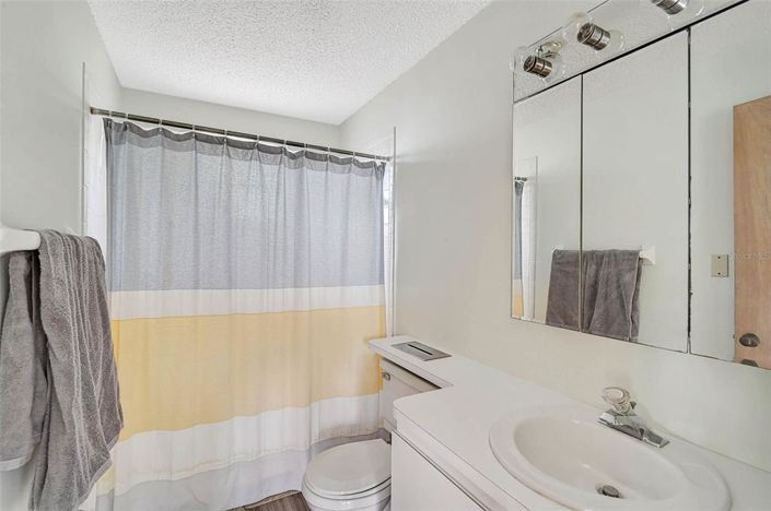 Image No.35-4 Bed Property for sale