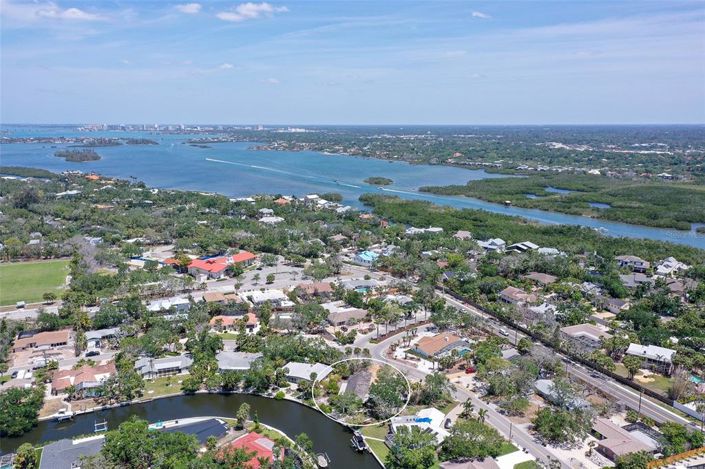 Image No.10-3 Bed Property for sale