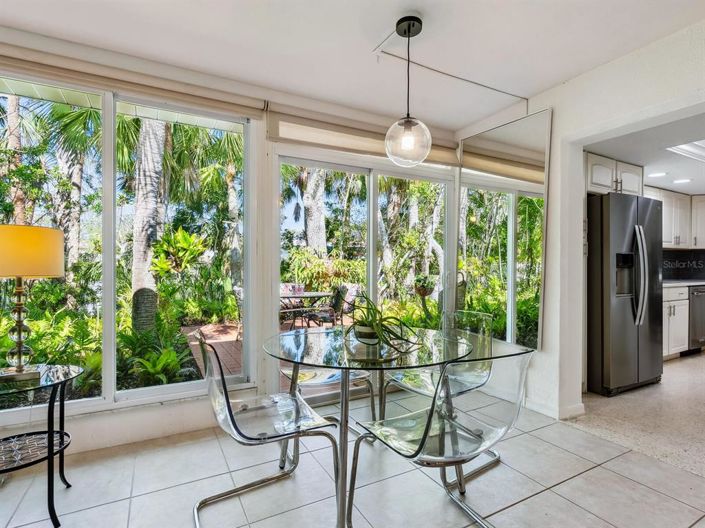 Image No.10-3 Bed Property for sale