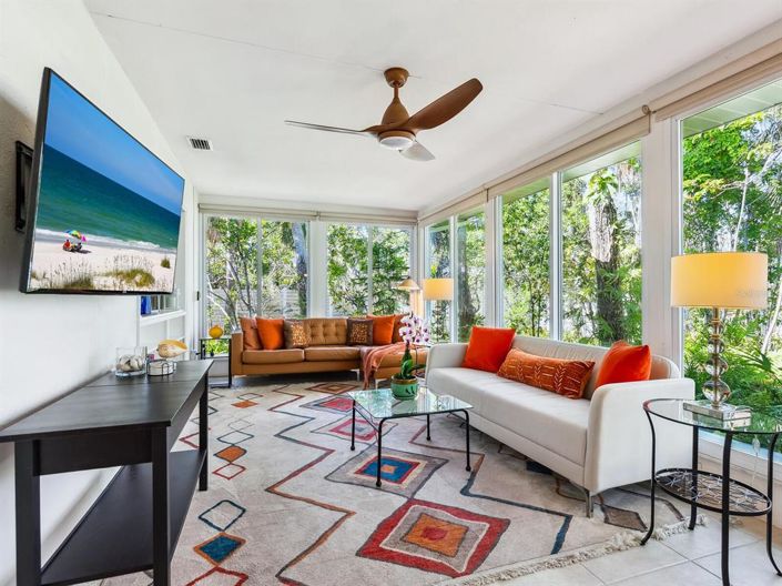 Image No.13-3 Bed Property for sale