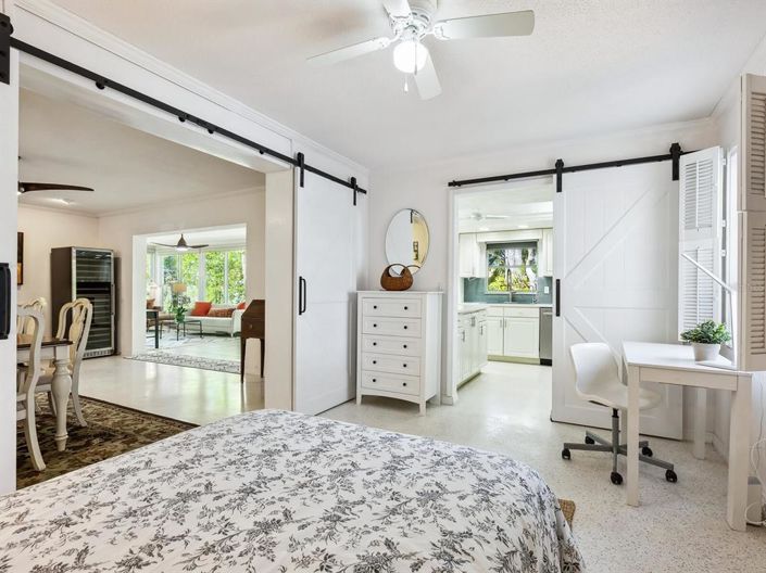 Image No.19-3 Bed Property for sale