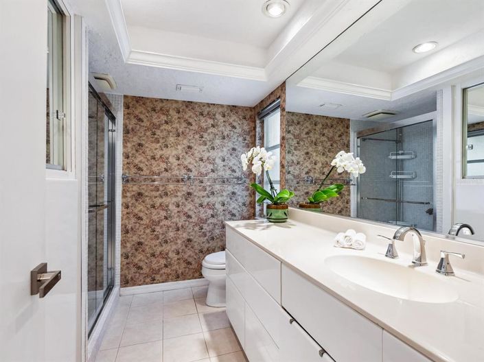 Image No.22-3 Bed Property for sale