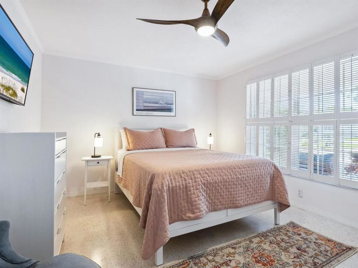 Image No.23-3 Bed Property for sale