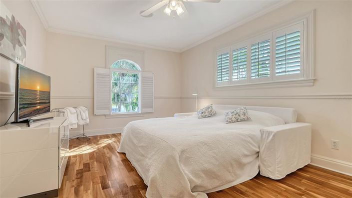 Image No.41-3 Bed Property for sale