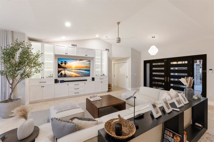 Image No.11-4 Bed Property for sale