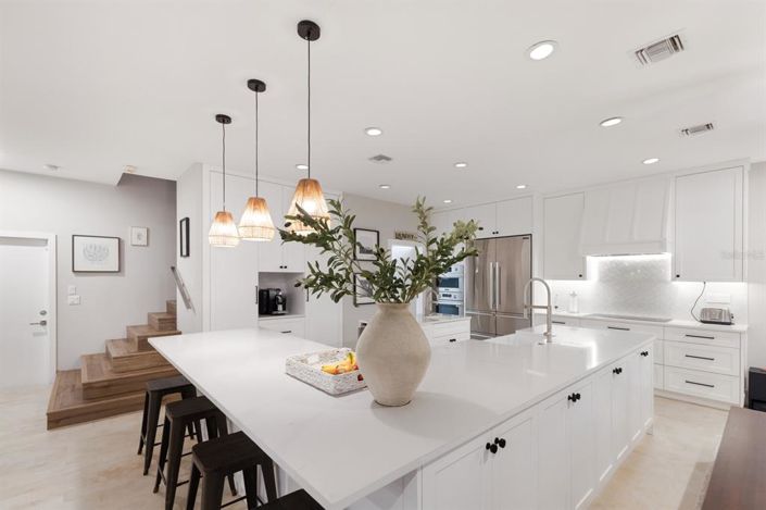 Image No.17-4 Bed Property for sale