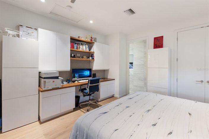 Image No.35-4 Bed Property for sale