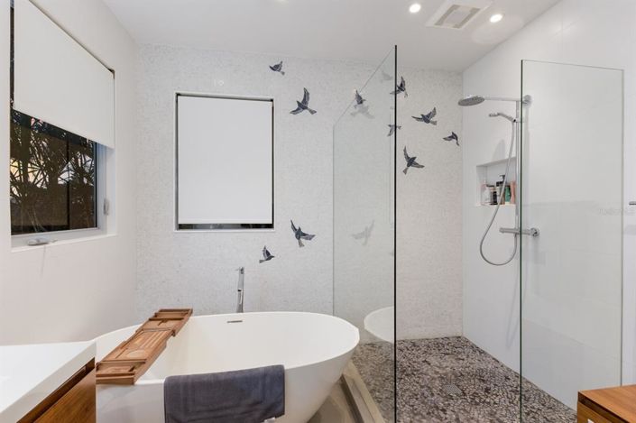 Image No.41-4 Bed Property for sale