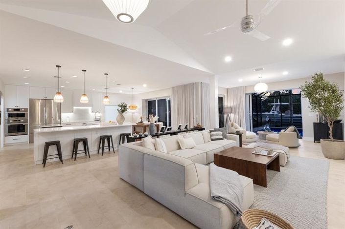 Image No.7-4 Bed Property for sale