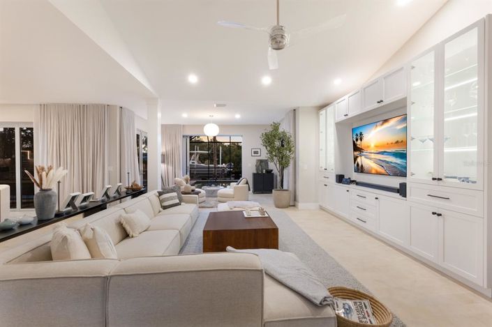 Image No.8-4 Bed Property for sale