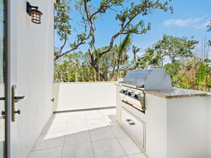 Image No.18-4 Bed Property for sale