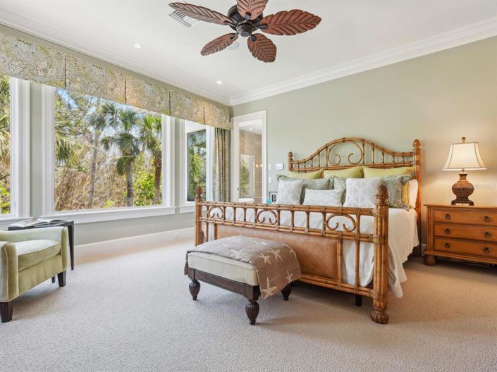 Image No.24-4 Bed Property for sale