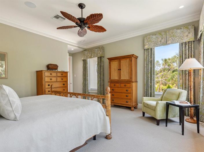 Image No.25-4 Bed Property for sale