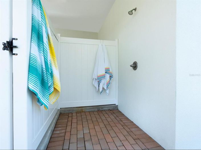 Image No.49-4 Bed Property for sale