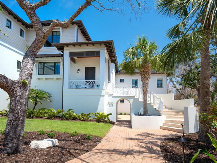 Image No.51-4 Bed Property for sale