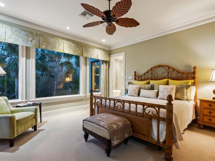 Image No.68-4 Bed Property for sale