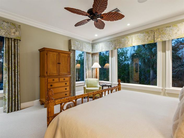 Image No.69-4 Bed Property for sale