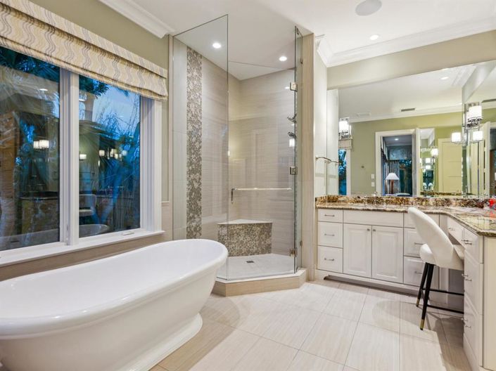 Image No.70-4 Bed Property for sale