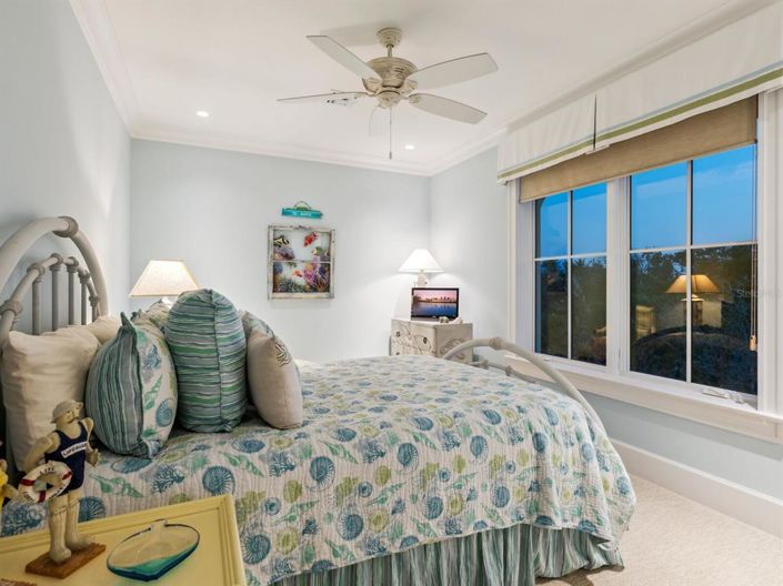 Image No.71-4 Bed Property for sale