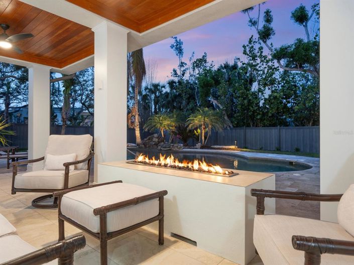 Image No.76-4 Bed Property for sale