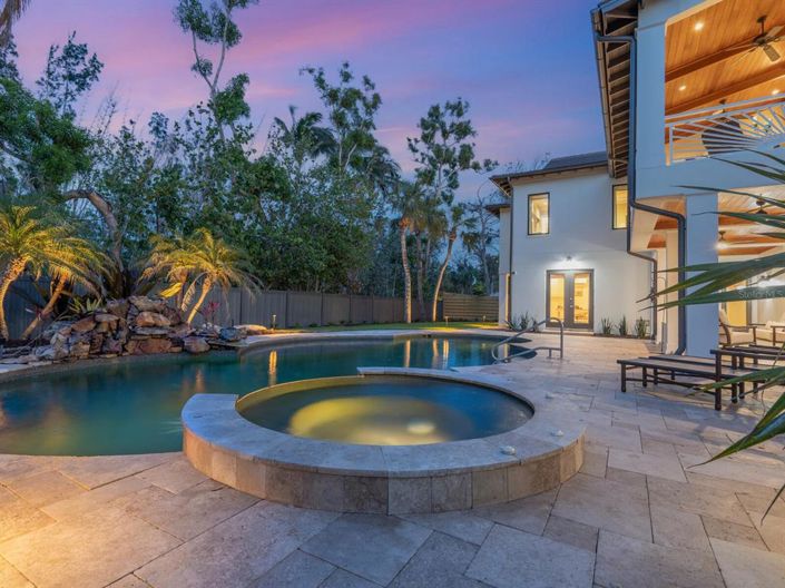 Image No.78-4 Bed Property for sale