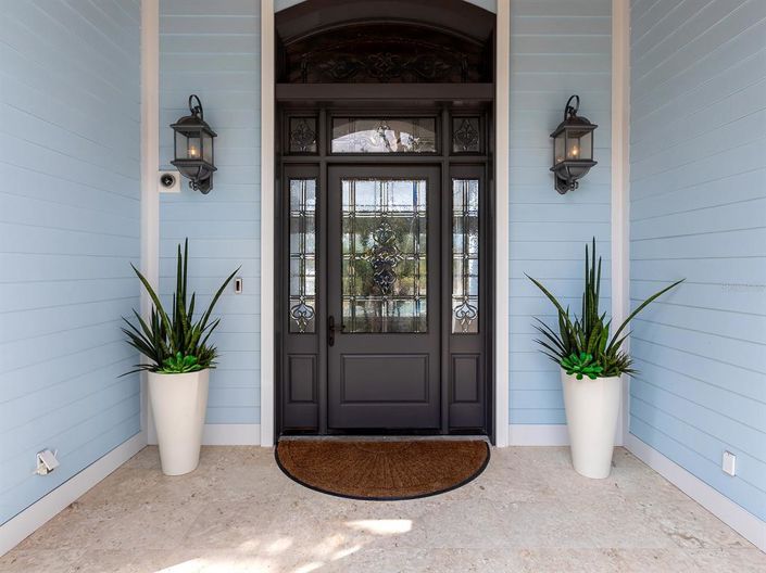 Image No.10-5 Bed Property for sale