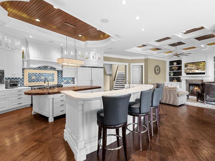 Image No.16-5 Bed Property for sale