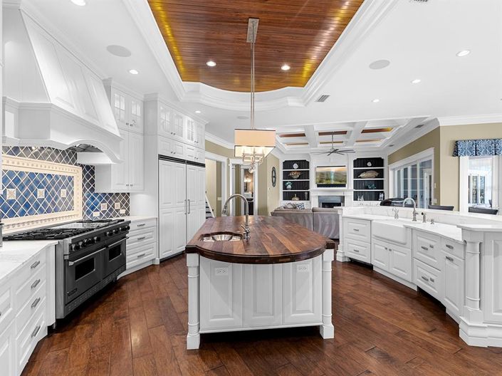 Image No.18-5 Bed Property for sale