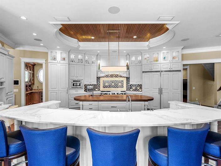 Image No.21-5 Bed Property for sale