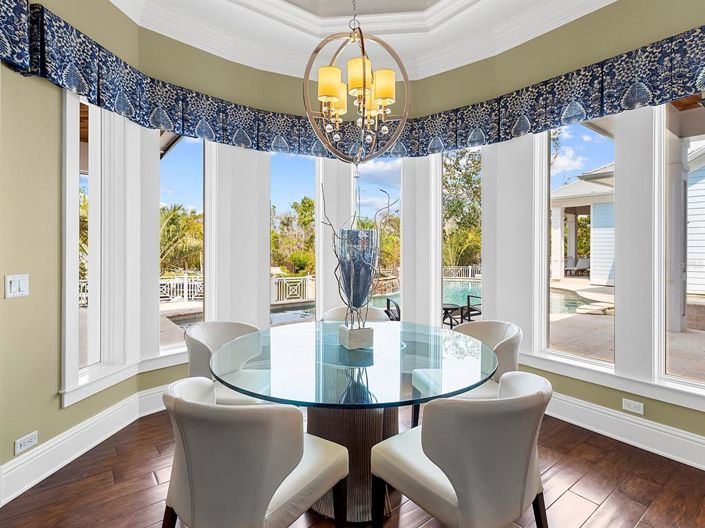 Image No.22-5 Bed Property for sale