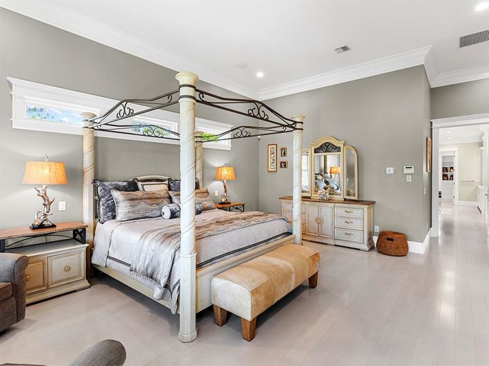 Image No.28-5 Bed Property for sale