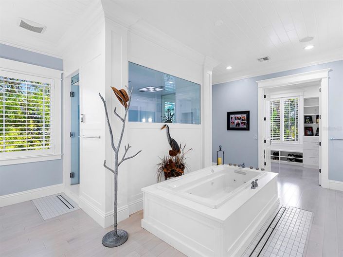 Image No.29-5 Bed Property for sale