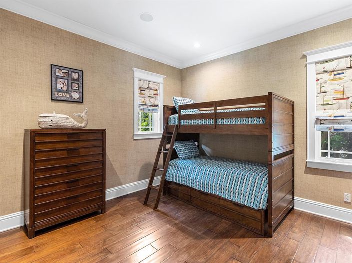 Image No.33-5 Bed Property for sale