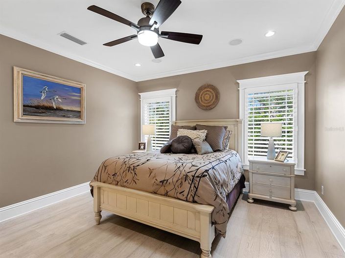 Image No.42-5 Bed Property for sale