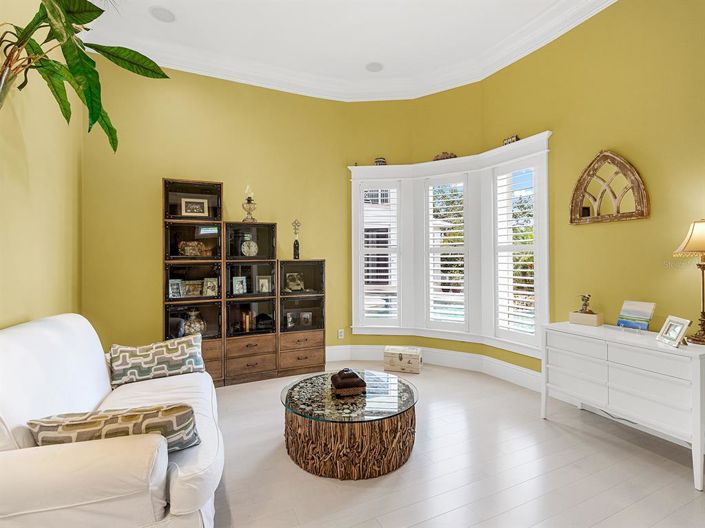 Image No.45-5 Bed Property for sale