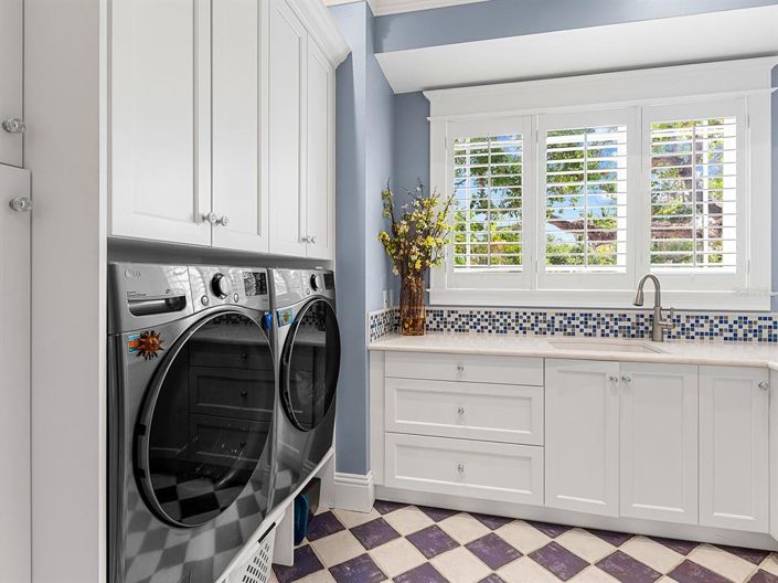 Image No.46-5 Bed Property for sale