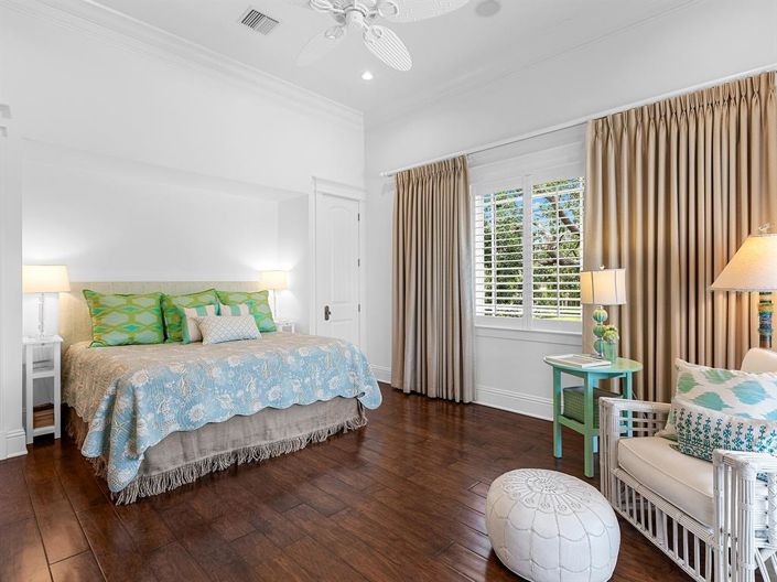 Image No.48-5 Bed Property for sale