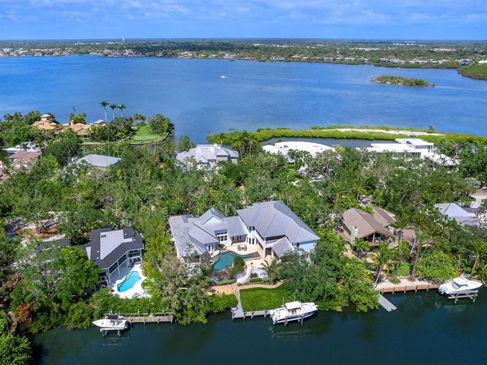 Image No.5-5 Bed Property for sale