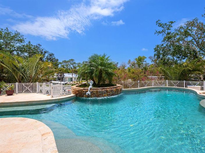 Image No.55-5 Bed Property for sale