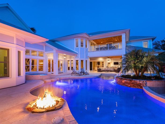 Image No.56-5 Bed Property for sale